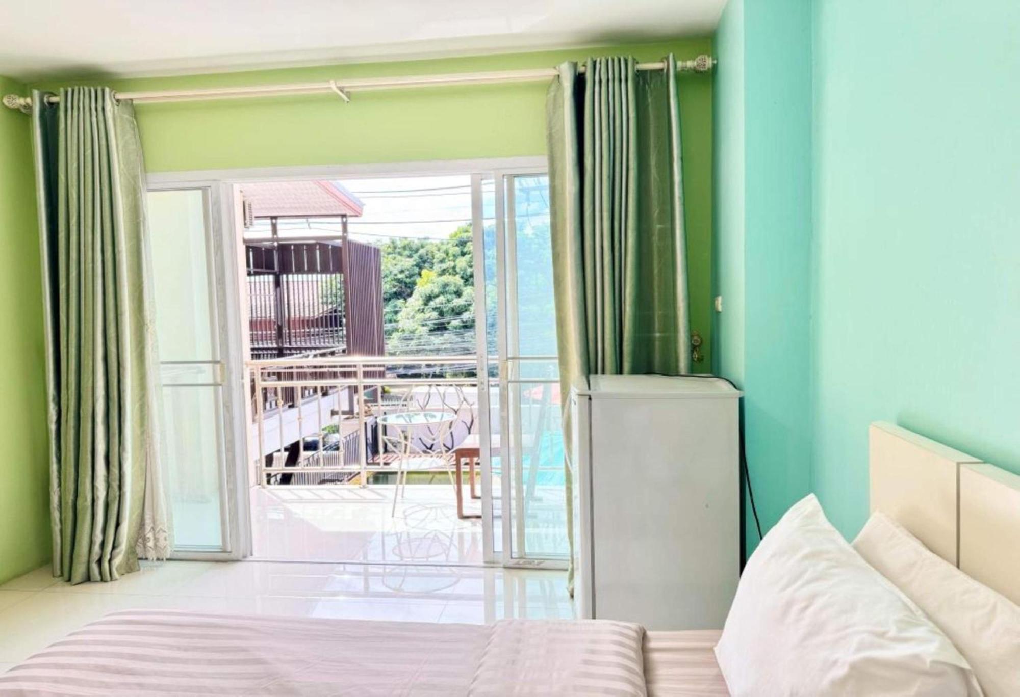 Collection O Bupamontra Chiangmai Hotel Chiang Mai Exterior photo