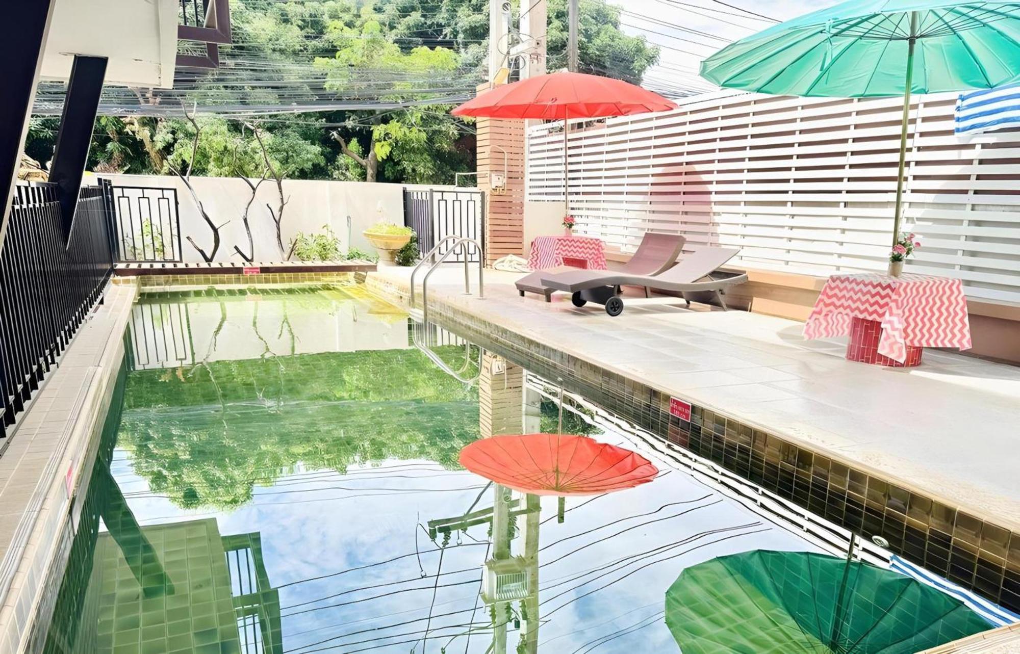 Collection O Bupamontra Chiangmai Hotel Chiang Mai Exterior photo